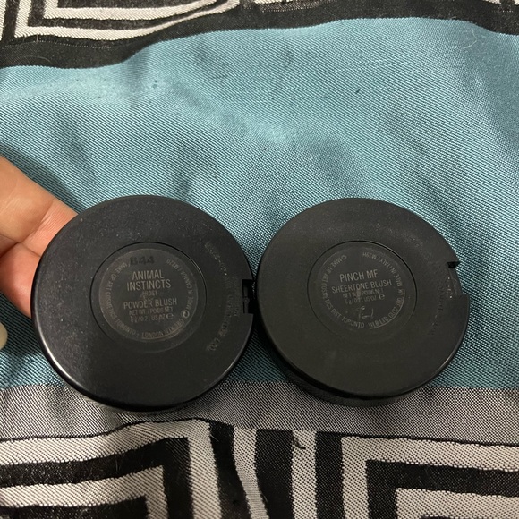 Mac Blushes in Animal instinct and pinch me. - Picture 4 of 8